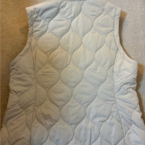 Free Country Women's Ivory Quilted Vest - Picture 3 of 3